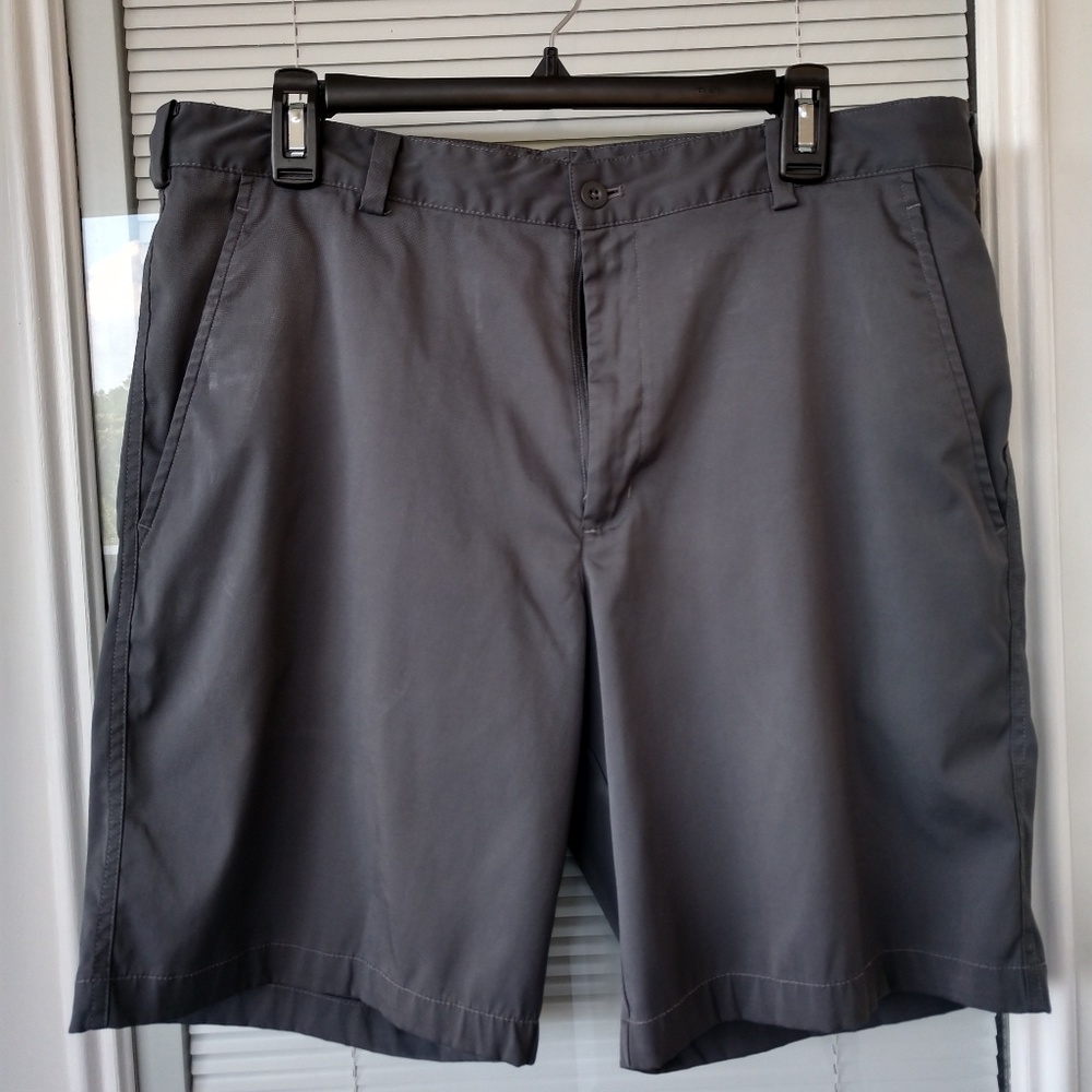 Gently used Nike Men's golf Shorts, size 34